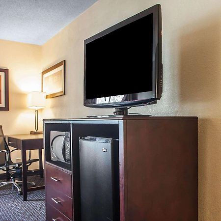 Comfort Inn Feasterville - Trevose Buitenkant foto